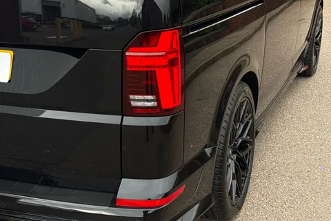 PJ73AWX Volkswagen Transporter Shuttle 2.0 TDI 204PS SE Minibus DSG-ABT Sportsline Special Build Thumbnail #42