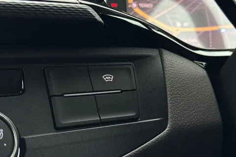 PJ73AWX Volkswagen Transporter Shuttle 2.0 TDI 204PS SE Minibus DSG-ABT Sportsline Special Build Thumbnail #58