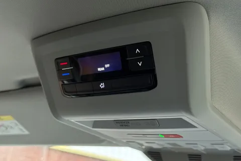 PJ73AWX Volkswagen Transporter Shuttle 2.0 TDI 204PS SE Minibus DSG-ABT Sportsline Special Build Thumbnail #59