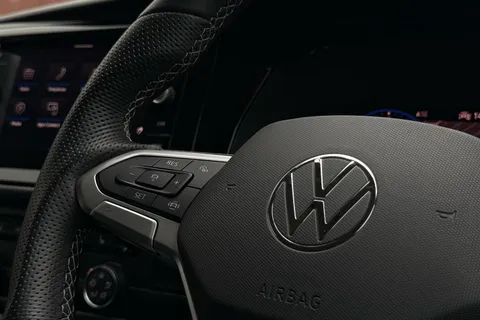 PJ73AWX Volkswagen Transporter Shuttle 2.0 TDI 204PS SE Minibus DSG-ABT Sportsline Special Build Thumbnail #60