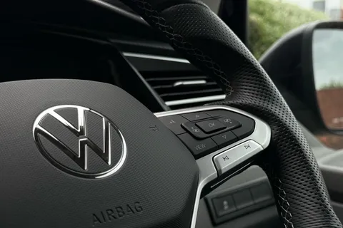 PJ73AWX Volkswagen Transporter Shuttle 2.0 TDI 204PS SE Minibus DSG-ABT Sportsline Special Build Thumbnail #62