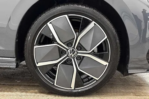 5 of 12 for VOLKSWAGEN GOLF 2.0 TDI 150 Black Edition 5dr DSG