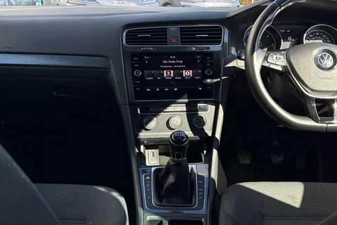 12 of 52 for Volkswagen Golf 1.6 TDI Match Euro 6 (s/s) 5dr