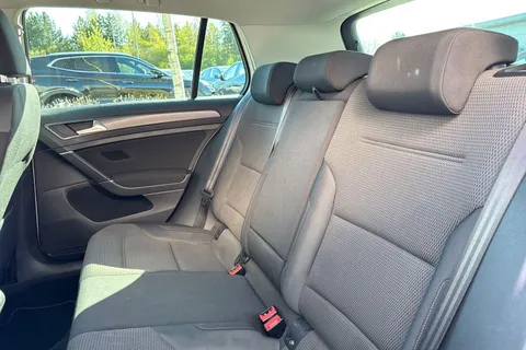 17 of 52 for Volkswagen Golf 1.6 TDI Match Euro 6 (s/s) 5dr