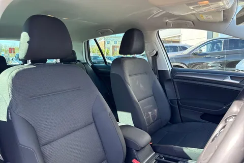 18 of 52 for Volkswagen Golf 1.6 TDI Match Euro 6 (s/s) 5dr