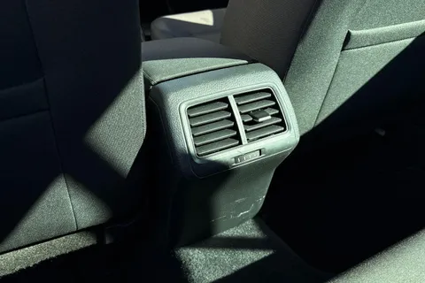 21 of 52 for Volkswagen Golf 1.6 TDI Match Euro 6 (s/s) 5dr