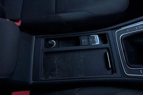 26 of 52 for Volkswagen Golf 1.6 TDI Match Euro 6 (s/s) 5dr