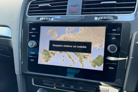 31 of 52 for Volkswagen Golf 1.6 TDI Match Euro 6 (s/s) 5dr