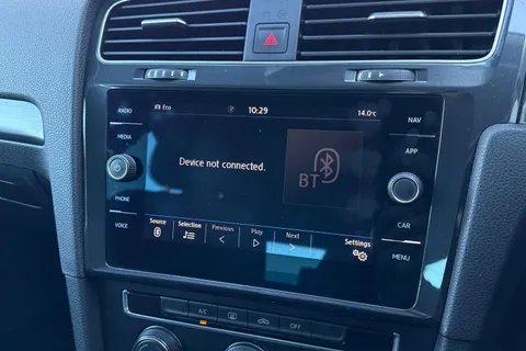 34 of 52 for Volkswagen Golf 1.6 TDI Match Euro 6 (s/s) 5dr