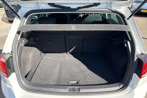 41 of 52 for Volkswagen Golf 1.6 TDI Match Euro 6 (s/s) 5dr