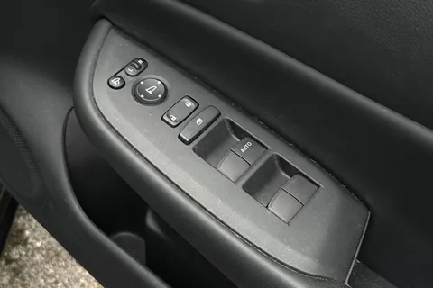 BL72YXG Honda Jazz 1.5 h i-MMD SR eCVT Euro 6 (s/s) 5dr Thumbnail #21