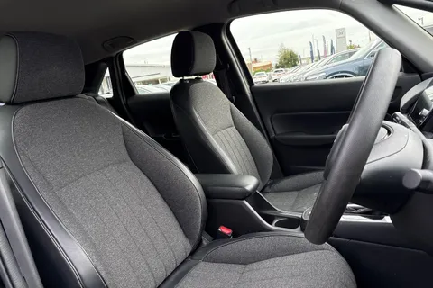 BL72YXG Honda Jazz 1.5 h i-MMD SR eCVT Euro 6 (s/s) 5dr Thumbnail #23