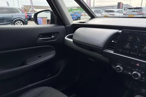 BL72YXG Honda Jazz 1.5 h i-MMD SR eCVT Euro 6 (s/s) 5dr Thumbnail #37