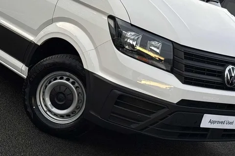 28 of 50 for Volkswagen Crafter 2.0 TDI 163PS HDE Commerce Plus Low Roof Van Auto +Tow Pack
