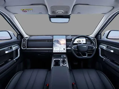  Jaecoo 7 1.5T SHS 18.3kWh Luxury SUV 5dr Petrol Plug-in Hybrid Auto Euro 6 (s/s) (204 ps) Thumbnail #2