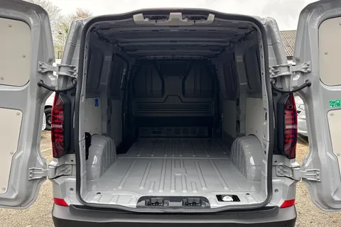 PK26AFY Volkswagen Transporter 2.0 TDI 110 Commerce Van Thumbnail #7