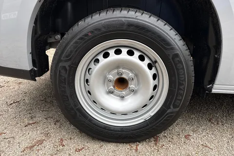 PK26AFY Volkswagen Transporter 2.0 TDI 110 Commerce Van Thumbnail #11