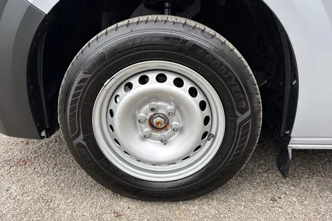 PK26AFY Volkswagen Transporter 2.0 TDI 110 Commerce Van Thumbnail #13