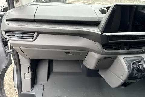 PK26AFY Volkswagen Transporter 2.0 TDI 110 Commerce Van Thumbnail #20