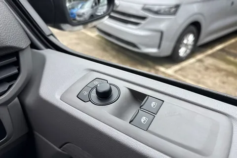 PK26AFY Volkswagen Transporter 2.0 TDI 110 Commerce Van Thumbnail #21