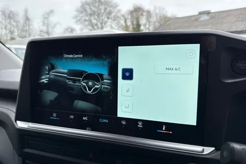 PK26AFY Volkswagen Transporter 2.0 TDI 110 Commerce Van Thumbnail #22