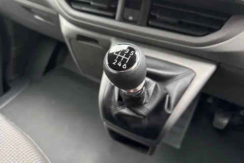 PK26AFY Volkswagen Transporter 2.0 TDI 110 Commerce Van Thumbnail #23