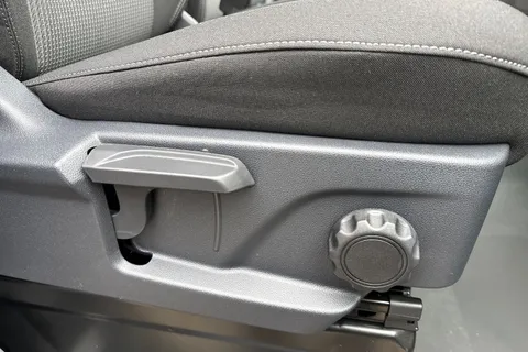 PK26AFY Volkswagen Transporter 2.0 TDI 110 Commerce Van Thumbnail #25