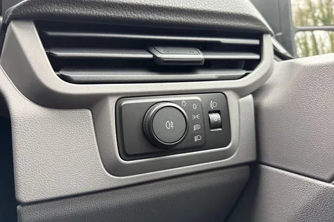 PK26AFY Volkswagen Transporter 2.0 TDI 110 Commerce Van Thumbnail #35