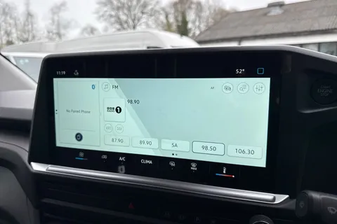 PK26AFY Volkswagen Transporter 2.0 TDI 110 Commerce Van Thumbnail #40