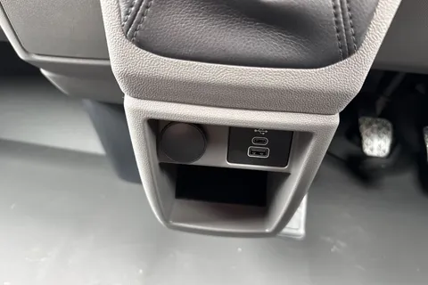 PK26AFY Volkswagen Transporter 2.0 TDI 110 Commerce Van Thumbnail #45