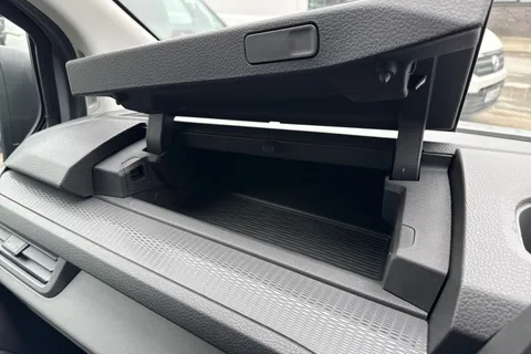 PK26AFY Volkswagen Transporter 2.0 TDI 110 Commerce Van Thumbnail #47