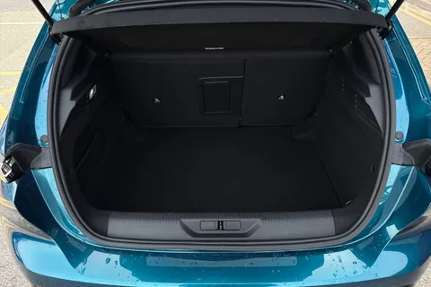 KM25UHD PEUGEOT 308 1.2 HYBRID GT e-DSC6 Euro 6 (s/s) 5dr Thumbnail #7