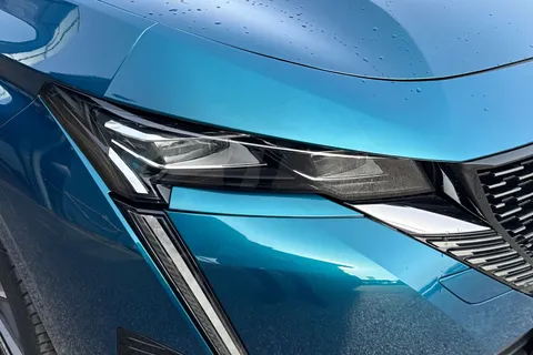 KM25UHD PEUGEOT 308 1.2 HYBRID GT e-DSC6 Euro 6 (s/s) 5dr Thumbnail #9