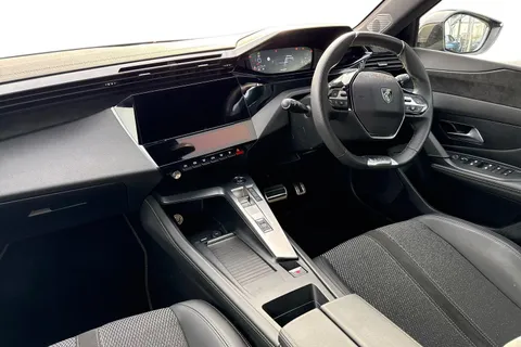 KM25UHD PEUGEOT 308 1.2 HYBRID GT e-DSC6 Euro 6 (s/s) 5dr Thumbnail #15