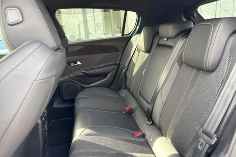 KM25UHD PEUGEOT 308 1.2 HYBRID GT e-DSC6 Euro 6 (s/s) 5dr Thumbnail #19