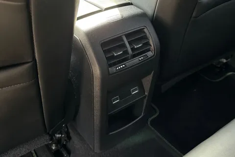 KM25UHD PEUGEOT 308 1.2 HYBRID GT e-DSC6 Euro 6 (s/s) 5dr Thumbnail #35