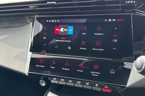 KM25UHD PEUGEOT 308 1.2 HYBRID GT e-DSC6 Euro 6 (s/s) 5dr Thumbnail #45