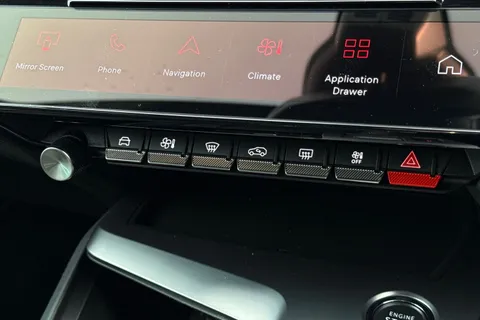 KM25UHD PEUGEOT 308 1.2 HYBRID GT e-DSC6 Euro 6 (s/s) 5dr Thumbnail #50