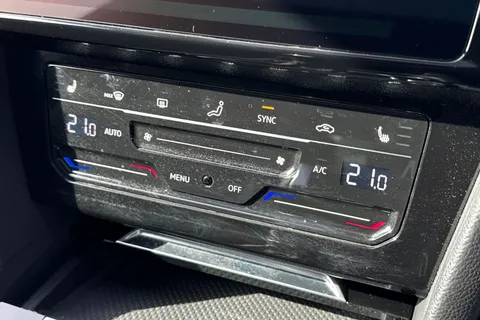 YB71XUZ Volkswagen Arteon 2.0 TDI 200PS R-Line 5dr DSG ⭐ 20' Nashville alloy With DCC,  Park Assist⭐ Thumbnail #23