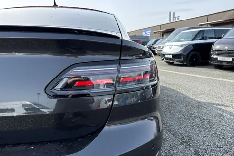 YB71XUZ Volkswagen Arteon 2.0 TDI 200PS R-Line 5dr DSG ⭐ 20' Nashville alloy With DCC,  Park Assist⭐ Thumbnail #27