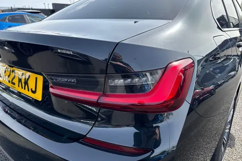 GX22KKJ BMW 3 Series 2.0 320i M Sport Auto Euro 6 (s/s) 4dr Thumbnail #9