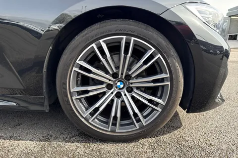 GX22KKJ BMW 3 Series 2.0 320i M Sport Auto Euro 6 (s/s) 4dr Thumbnail #11