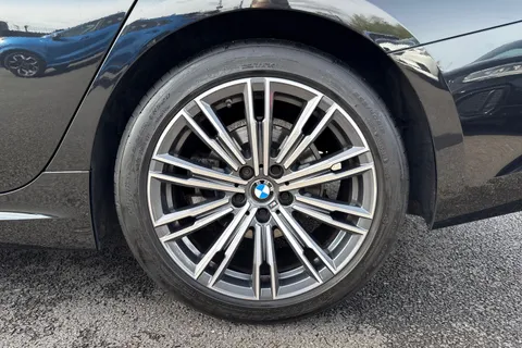 GX22KKJ BMW 3 Series 2.0 320i M Sport Auto Euro 6 (s/s) 4dr Thumbnail #13