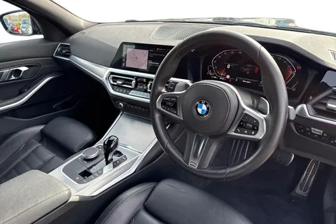 GX22KKJ BMW 3 Series 2.0 320i M Sport Auto Euro 6 (s/s) 4dr Thumbnail #15
