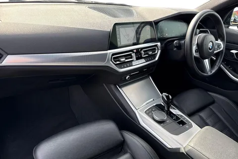 GX22KKJ BMW 3 Series 2.0 320i M Sport Auto Euro 6 (s/s) 4dr Thumbnail #16