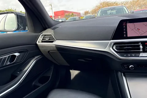 GX22KKJ BMW 3 Series 2.0 320i M Sport Auto Euro 6 (s/s) 4dr Thumbnail #21