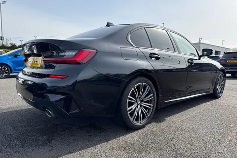 GX22KKJ BMW 3 Series 2.0 320i M Sport Auto Euro 6 (s/s) 4dr Thumbnail #34