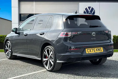 CX75KNS Volkswagen Golf 1.5 TSI 272 GTE eHybrid 5dr DSG⭐ Leather, Sunroof, DCC, Heads Up, Black Pac Thumbnail #3