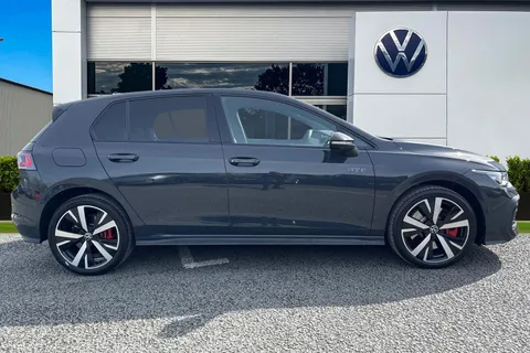 CX75KNS Volkswagen Golf 1.5 TSI 272 GTE eHybrid 5dr DSG⭐ Leather, Sunroof, DCC, Heads Up, Black Pac Thumbnail #4