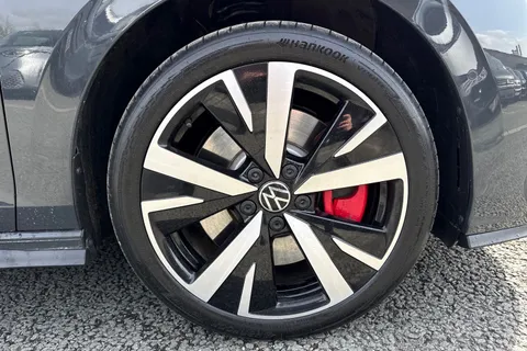 CX75KNS Volkswagen Golf 1.5 TSI 272 GTE eHybrid 5dr DSG⭐ Leather, Sunroof, DCC, Heads Up, Black Pac Thumbnail #10